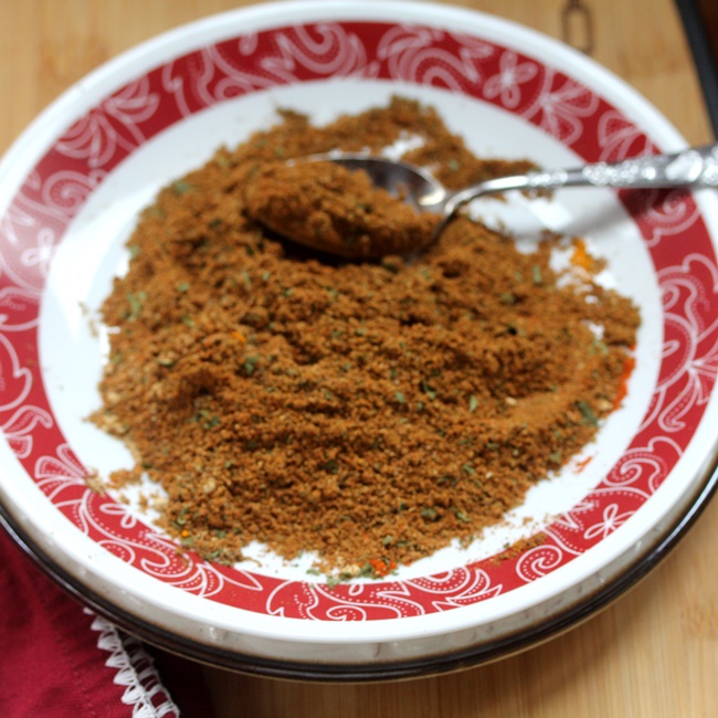 Ras el Hanout (how to make a Moroccan Spice Blend) - Bowl of Delicious